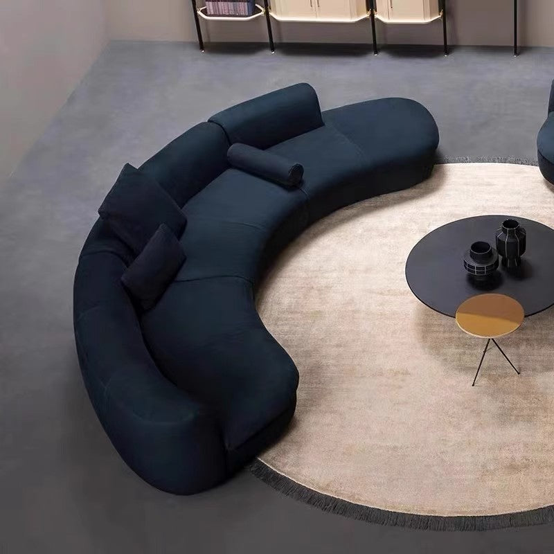 【Brand】Curved Sofa, Italian Minimalist Modular Curved Sectional, Soft Fabric Upholstered Couch with Suspended Metal Frame for Open‑Concept Villa Living Room