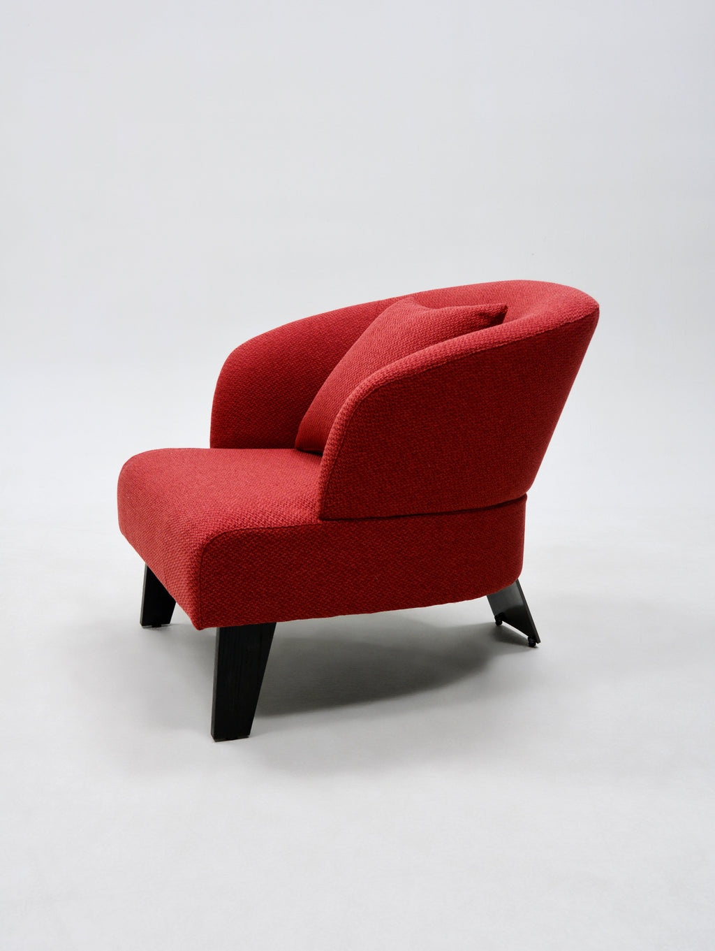 【Brand】Creed Lounge Chair, Italian Designer Top‑Grain Leather Accent Chair, High‑Back Upholstered Armchair with Matte Metal Base for Villa, Living Room & Study