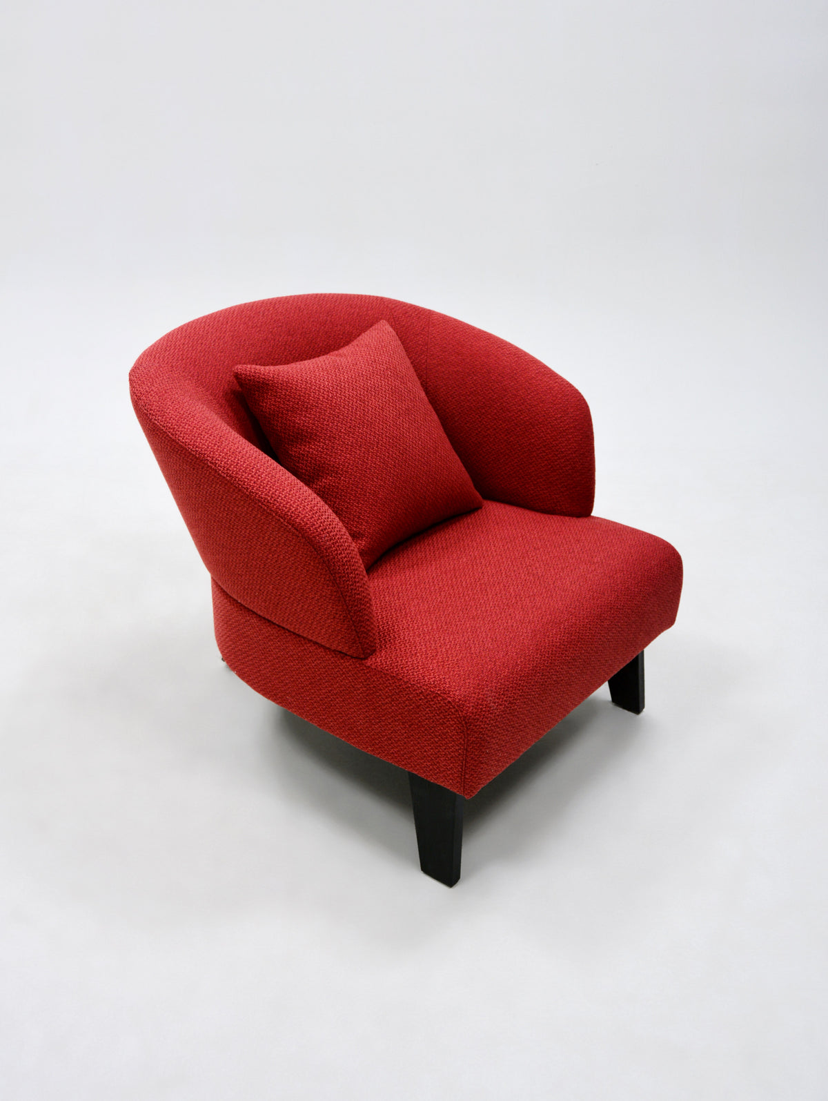 【Brand】Creed Lounge Chair, Italian Designer Top‑Grain Leather Accent Chair, High‑Back Upholstered Armchair with Matte Metal Base for Villa, Living Room & Study