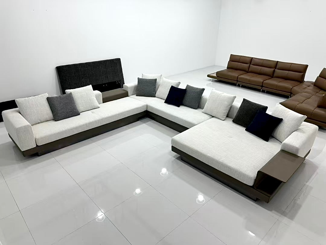 Minotti Connery L-shaped sectional sofa (Italian minimalist style)