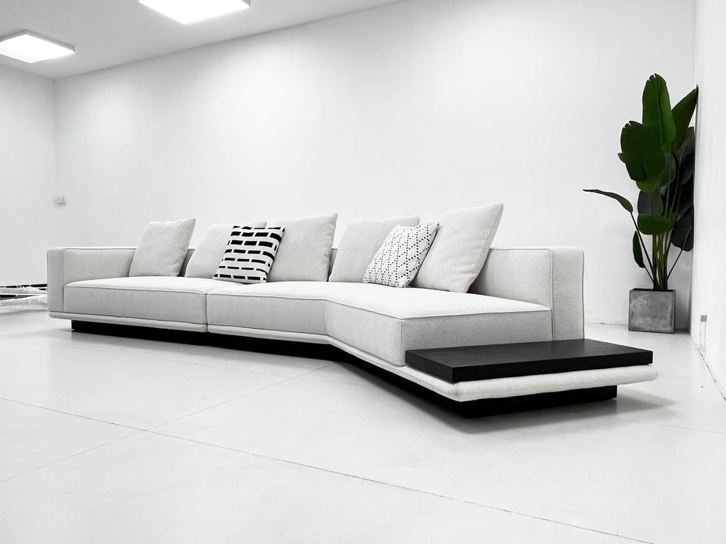 Minotti Horizon Sofa – Italian Minimalist Style